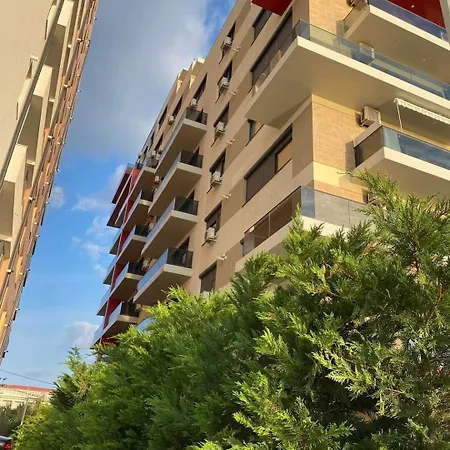 Crystal Luxury Apartment Mamaia Central مامايا