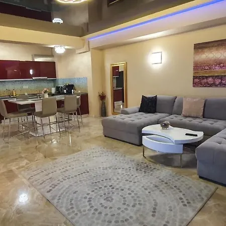 Crystal Luxury Apartment Mamaia Central * مامايا